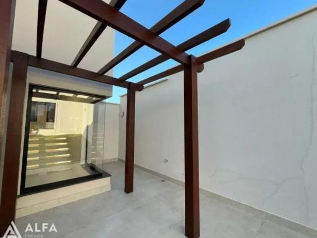 Casa Nova de Alto Padrão à Venda em Condomínio Tranquilo