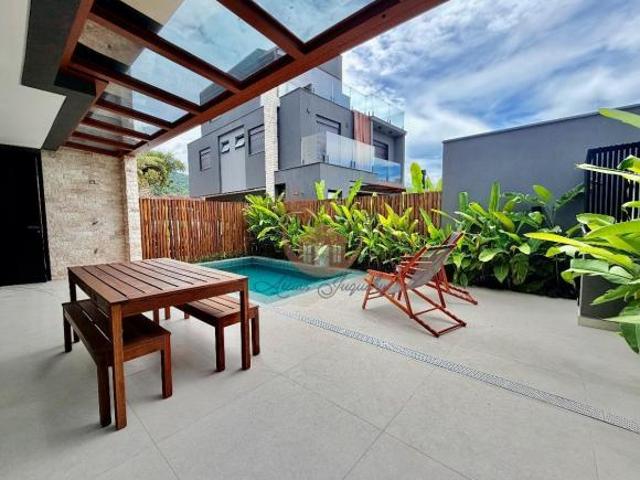 Casa nova em condomínio e próximo a praia de Juquehy