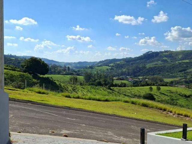 casa nova em condomínio fechado,próximo ao centro Lindóia