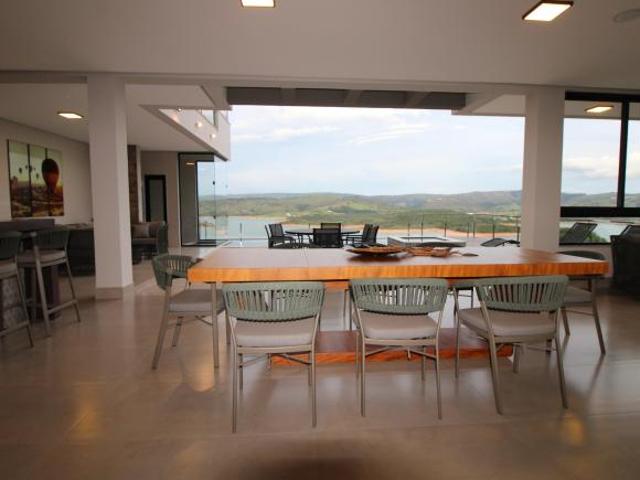 CASA NOVA EM CAPITOLIO MOBILIADA NO CONDOMINIO ESCARPAS DO LAGO COM 606M2