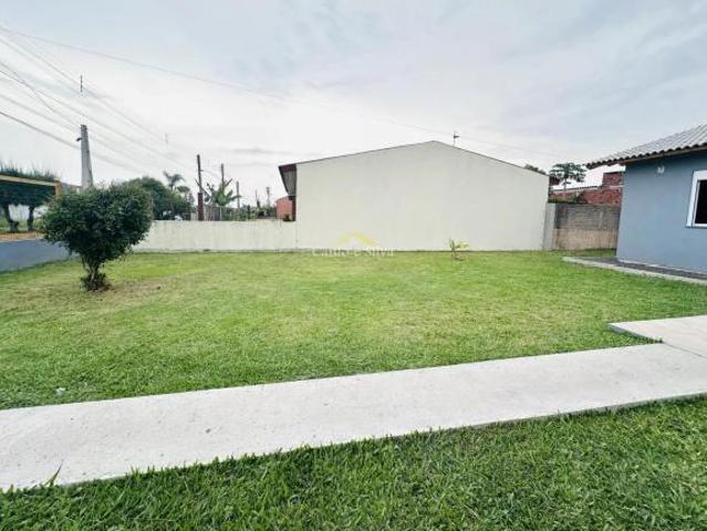 Casa nova em região de moradores