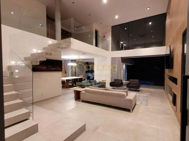 CASA NOVA MODERNA 3 três suítes 4 quatro vagas de garagem