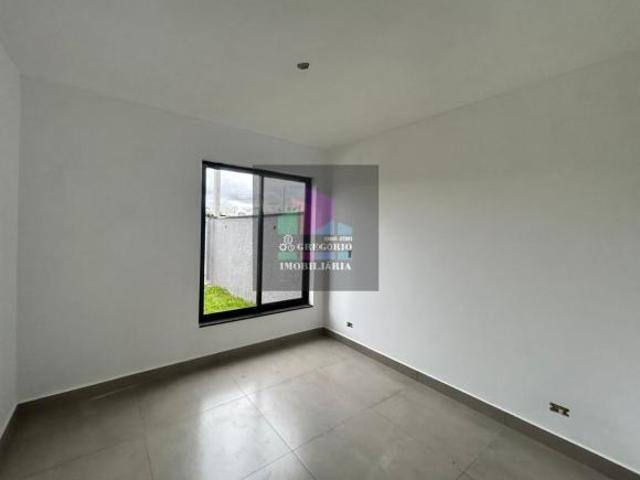 Casa Nova no Gralha Azul — Suíte e Sala com Luz Natural — Fazenda Rio Grande