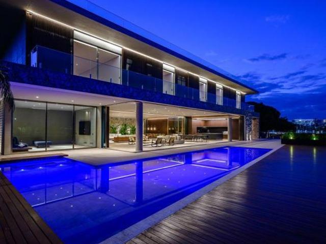 Casa nova na SHIS QL 10, Lago Sul | Arquitetura contemporânea, vista incrível, 6 Suítes