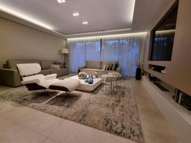 Casa Nova reformada Jardim Paulista 4 suítes com piscina