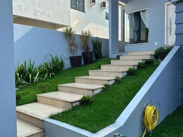 Casa ótima,pronta para morar,localizada em Capanema