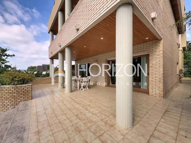 Casa o chalet de alquiler en Avenida Mestra Dolors Barceló, Ciutat Diagonal, Esplugues de Llobregat