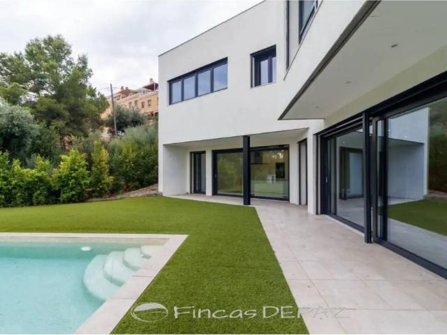 Casa o chalet de alquiler en Calle Maria Cristina Güell, 6, Les Botigues de Sitges, Sitges