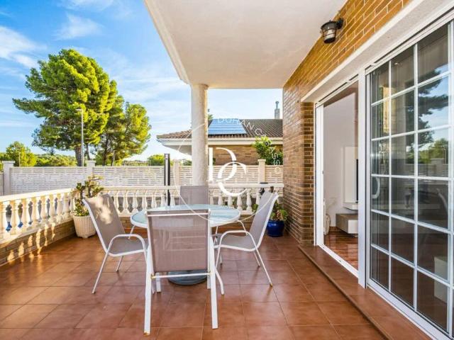 Casa o chalet de alquiler en Carrer Irlanda del Nord, Mas Trader Corral d'En Tort Corral d'En Cona, Cubelles