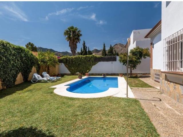 Casa o chalet independiente en venta en calle Acebo