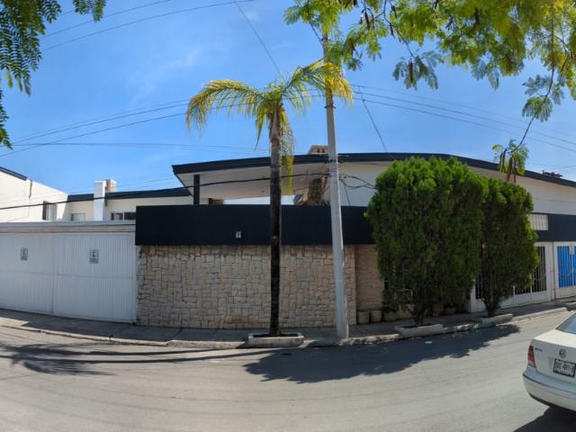Casa, oficina, Comercial en Venta en zona Cumbres, Monterrey