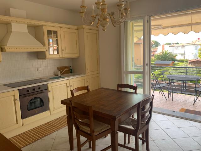 Casa Olmaia 216C Trilocale al Primo Piano Angolare Con Terrazza e Resede RIF. MC17 216