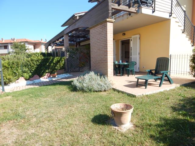 Casa Olmaia 218PT Bilocale Piano Terra Angolare con Giardino RIF. MC17 218PT