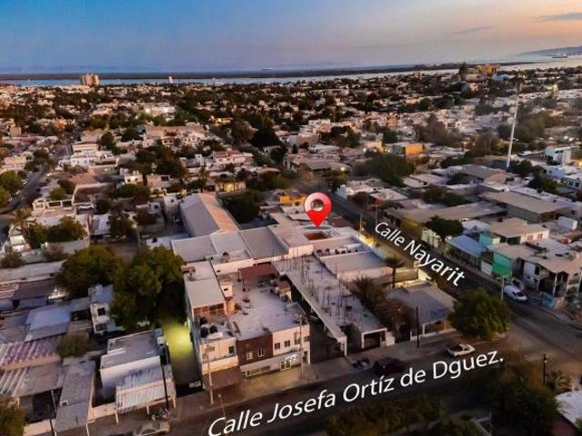 Casa Oportunidad para Invertir | 239 m² de Construcción a 7 Min del Malecón
