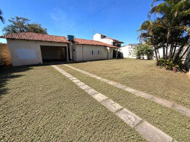Casa oportunidade condomínio rk 5 quartos 1 suite Lote grande 692 m2 região dos lagos Sobradinho