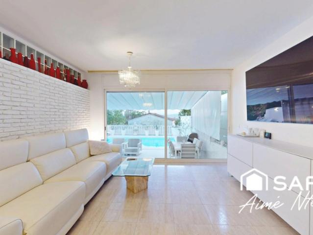 Casa Atemporal y Exclusiva con vistas panorámicas
