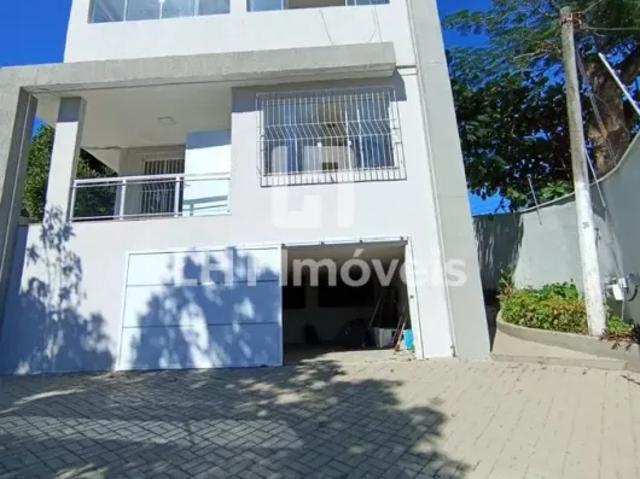 Casa auto sustentável que une modernidade e responsabilidade ambiental em São José do Imbassaí Mar