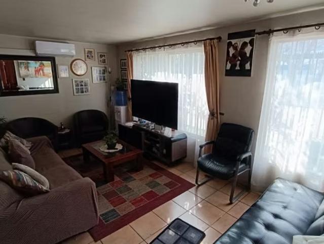 Casa avenida miraflores 8500 renca santiago | 3 dormitorios por 139990. 00 en Renca