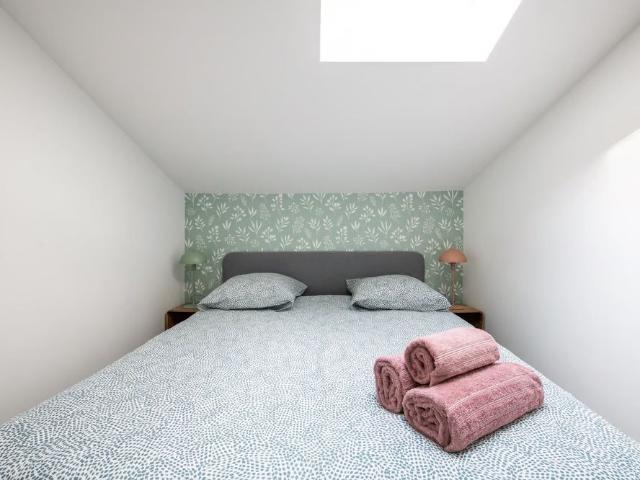 Casa Azul Lovely Colorful Maisonette Garibaldi, Lyon Amsterdam Apartments for Rent