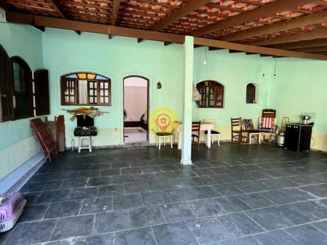 Casa a 130 Metros da Praia – Conforto e Praticidade em Rua Pavimentada