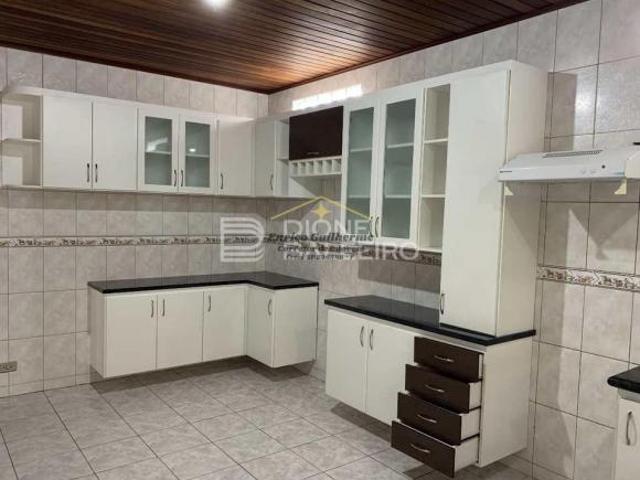 Casa á 1 km de Santo Antônio do Pinhal