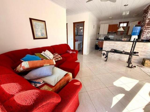 Casa à 250 metros do mar com piscina