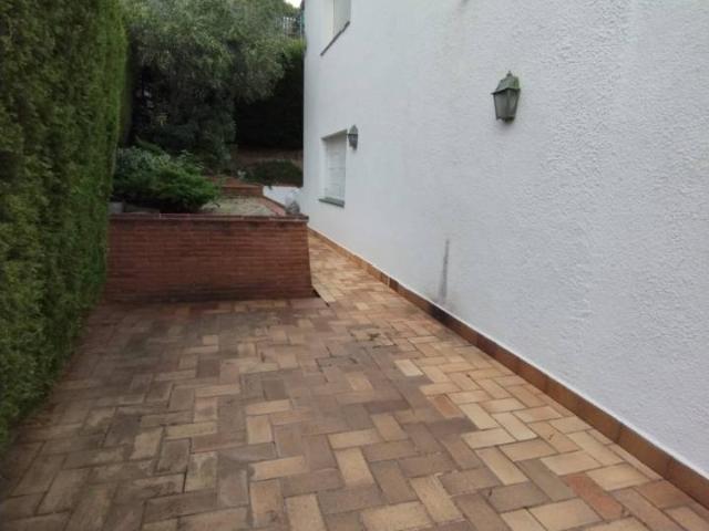 CASA A 4 VIENTOS CON GARAJE EN ALQUILER