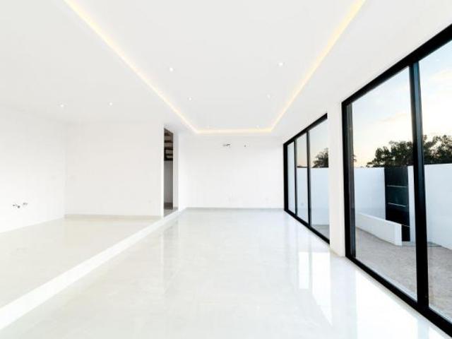 Casa a Estrenar con Vistas Panorámicas de la Bahía desde el Rooftop