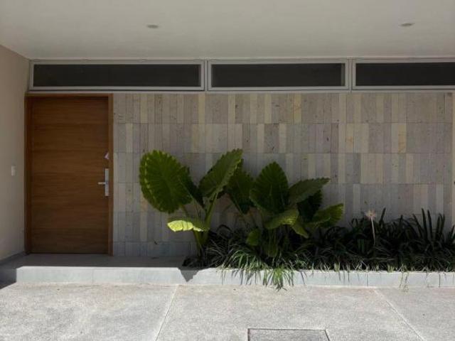 Casa a Estrenar en Coto Avellano, Valle Imperial, Zapopan