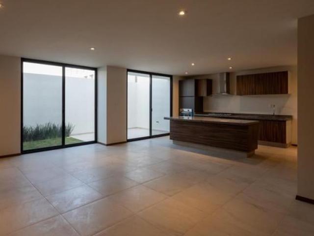 CASA A ESTRENAR EN FORJA REAL CON TERRAZA
