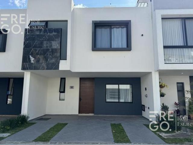Casa a estrenar en venta en Coto Cerezo Valle Imperial, Zapopan, Jal