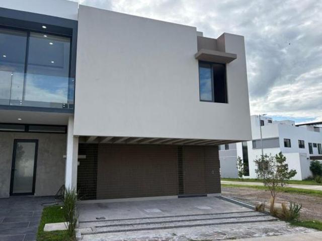 Casa a estrenar en venta en Valle Imperial