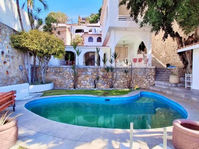 Casa a orilla del Lago de TEQUESQUITENGO