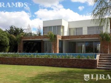 Casa a la laguna con 4 dormitorios en alquiler en Santa Barbara