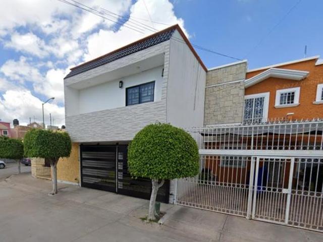 CASA A LA VENTA, CALLE SEGUNDA PRIV. GUANAJUATO FRACC. BOSQUES MUN. LEON C.P. 37234 GUANAJUATO