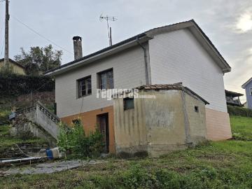 Casa a la venta en Castrillón