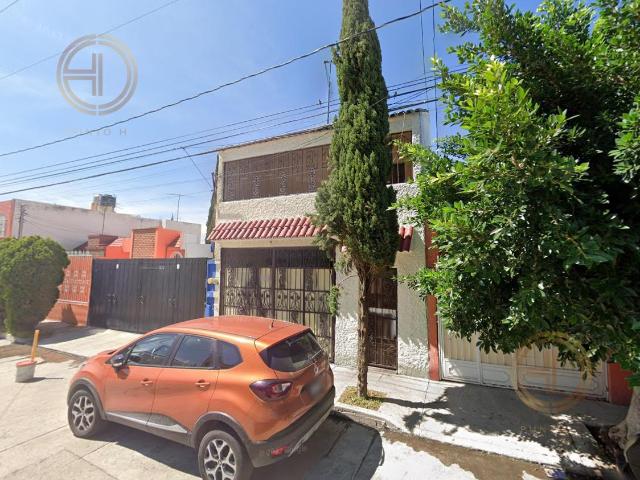 CASA A LA VENTA EN LA COLONIA VISTA DEL SOL 1A SECCION, AGUASCALIENTES, A 10 MINUTOS DE CENTRO COMERCIAL VILLASUNCI?N