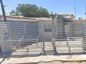 CASA A LA VENTA EN LIBERTAD MEXICALI BC YQH