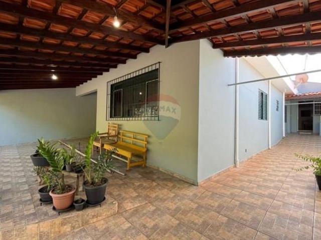 Casa a no JD Camboriú com 5 dormitórios 2 Suítes 228 m2 construído DOC OK da Financiamento