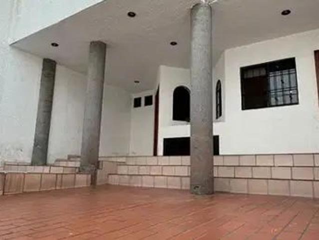 Casa A Solo 2 Cuadras Del Cucs universidad De Medicina De La Udg Ideal Para Familias O Se Puede Usar Para Oficinas Y Consultorios no Se Permiten Modificaciones Se Aceptan Masco