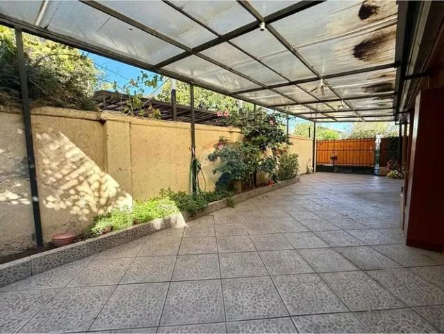 Casa a pasos de av. Jose miguel carrera | 3 dormitorios por 158000. 00 en La Cisterna