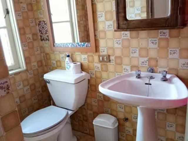 Casa de dos pisos a pasos del centro. 6 d. 1688 | dormitorios por 11500.00 en Viña del Mar