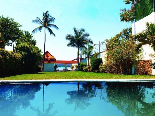 Casa a Pie de Laguna en Venta en Tequesquitengo