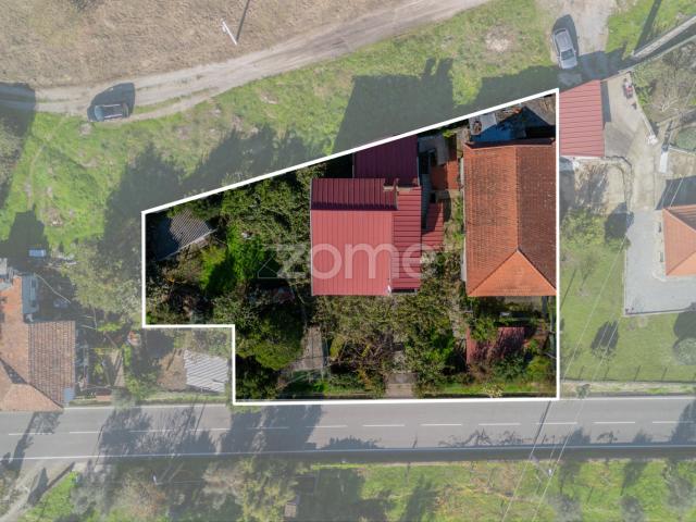 Casa a recuperar+casa construída+terreno Eja / Entre os Rios