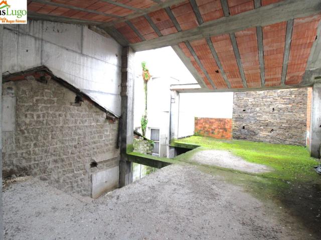 CASA A REFORMAR AL LADO DE LA MURALLA