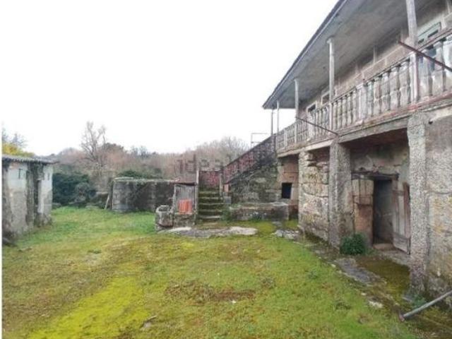 CASA A REFORMAR EN AMOEIRO A 9 KM DEL CENTRO DE OURENSE
