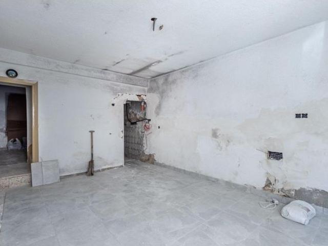 Casa a reformar en el corazón de Guevejar