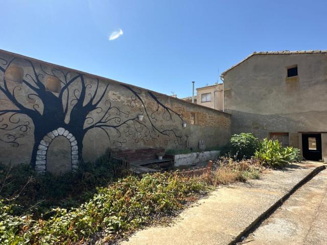 CASA A REFORMAR EN MONFLORITE