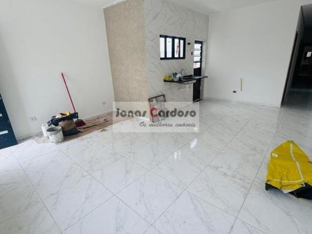 Casa térrea venda na Vila São Paulo: 3 quartos sendo 1 suíte, 1 sala, 2 vagas, 80m². Venha conferir!