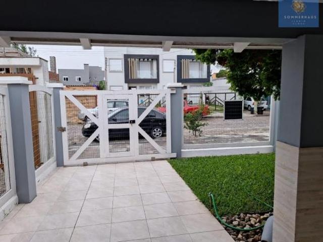 Casa a uma quadra do mar em Capão da Canoa